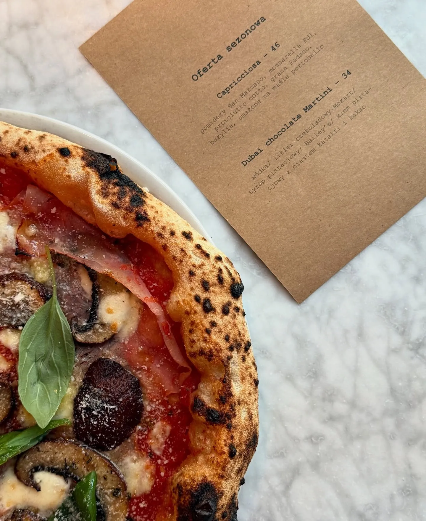 Pizza Capricciosa z pieczarkami portobello i prosciutto cotto